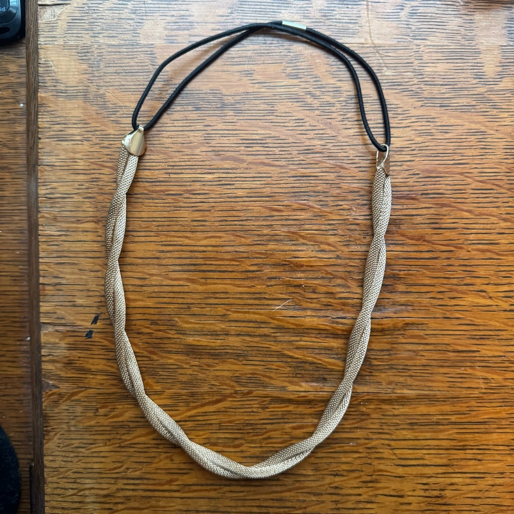 Elegant Gold-Toned Twisted Necklace